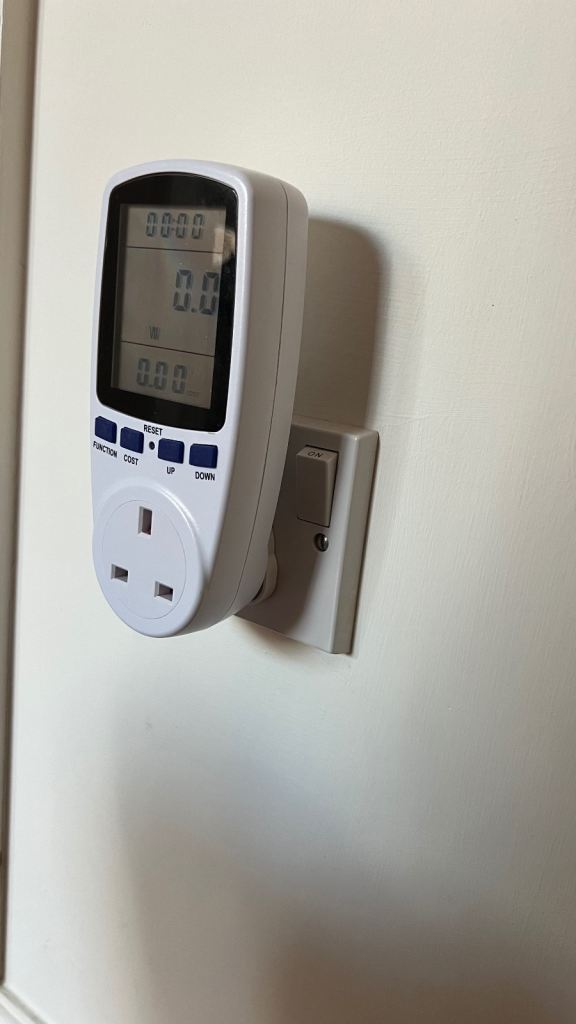 Power usage monitor adapter