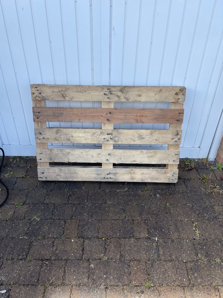 Wooden Pallet ****FREE****
