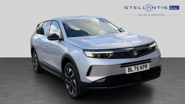 2025 Vauxhall Grandland 1.2 Ultimate SUV 5dr Petrol Hybrid e-DCT Euro 6 (s/s) (145 ps) SUV Hybrid...