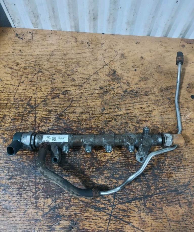 VW Crafter 03L130089J Rail Diesel Fuel Line Pipe MKY12047 2015