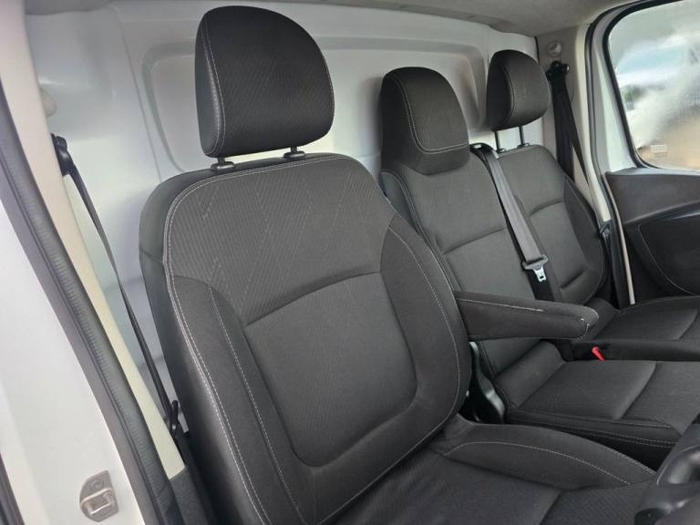 2021 Renault Trafic 2.0 dCi ENERGY 28 Black Edition Van,, Euro 6 ULEZ, Automatic, Cruise, DAB,  P...