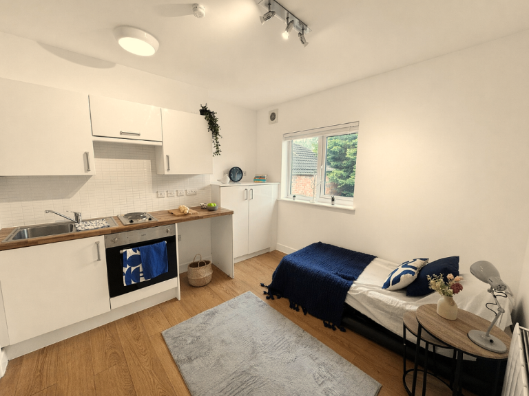 Self Contained Studio Flat 