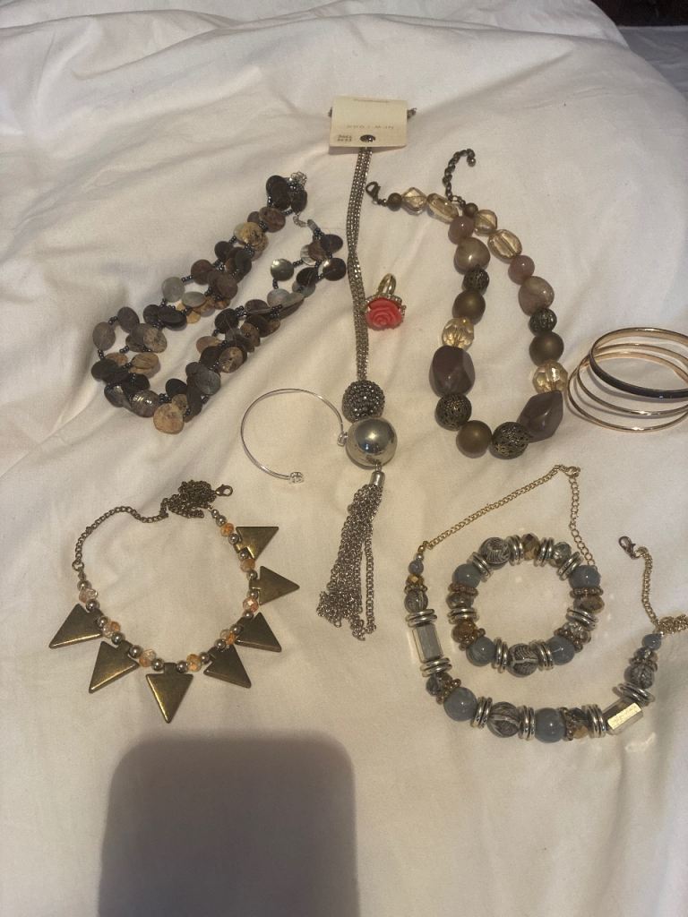 Costume jewellery 