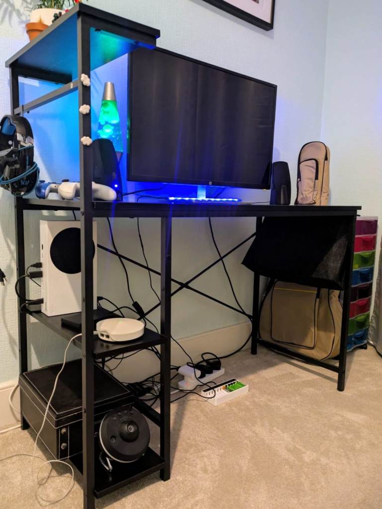 Gaming desk 