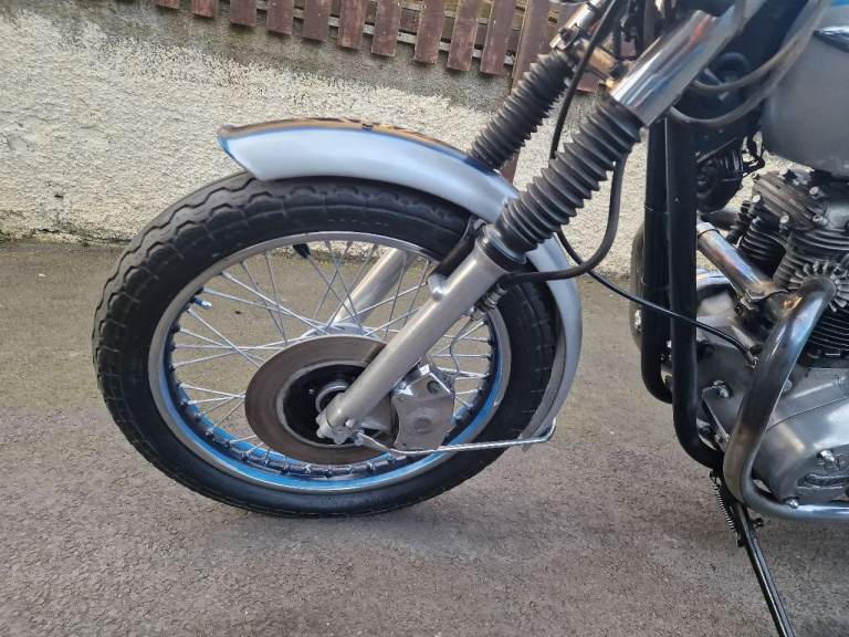 Triumph bonneville  1977 ltd edition jubileeee 