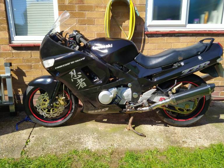 kawasaki zzr600d restoration project or track bike)