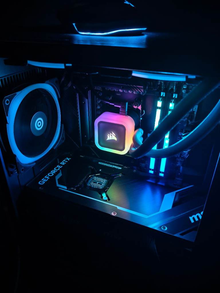 High-End Gaming PC – Ryzen 7 9700X / RTX 4080 SUPER / 32GB DDR5 / 2TB SSD