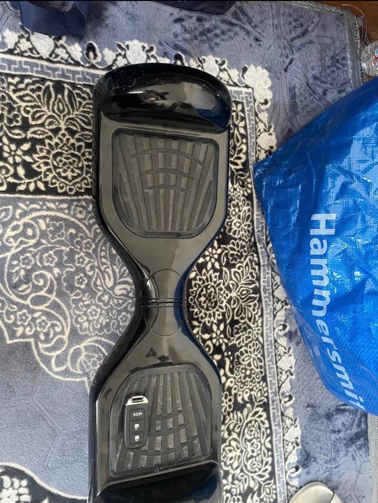 Black Hoverboard – Good Condition