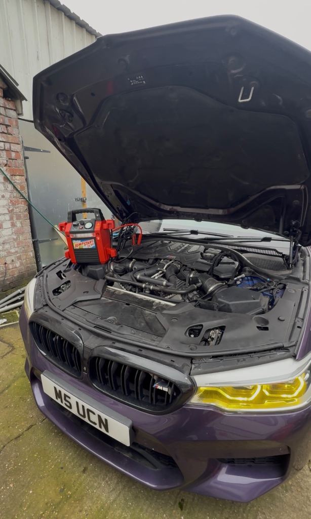 LONDON 24/7 CHEAPEST JUMP START/BATTERY REPLACEMENT/ FUEL DELIVERY