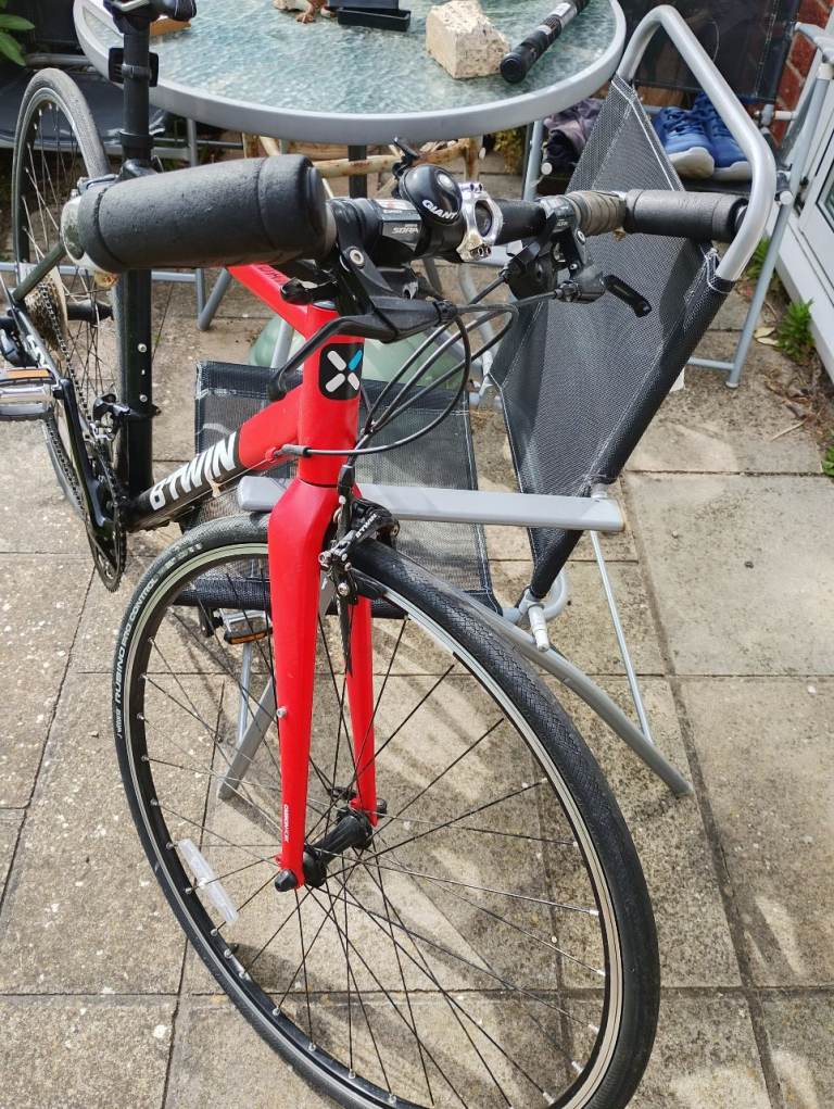 BTwin flat handlebar roadbike 