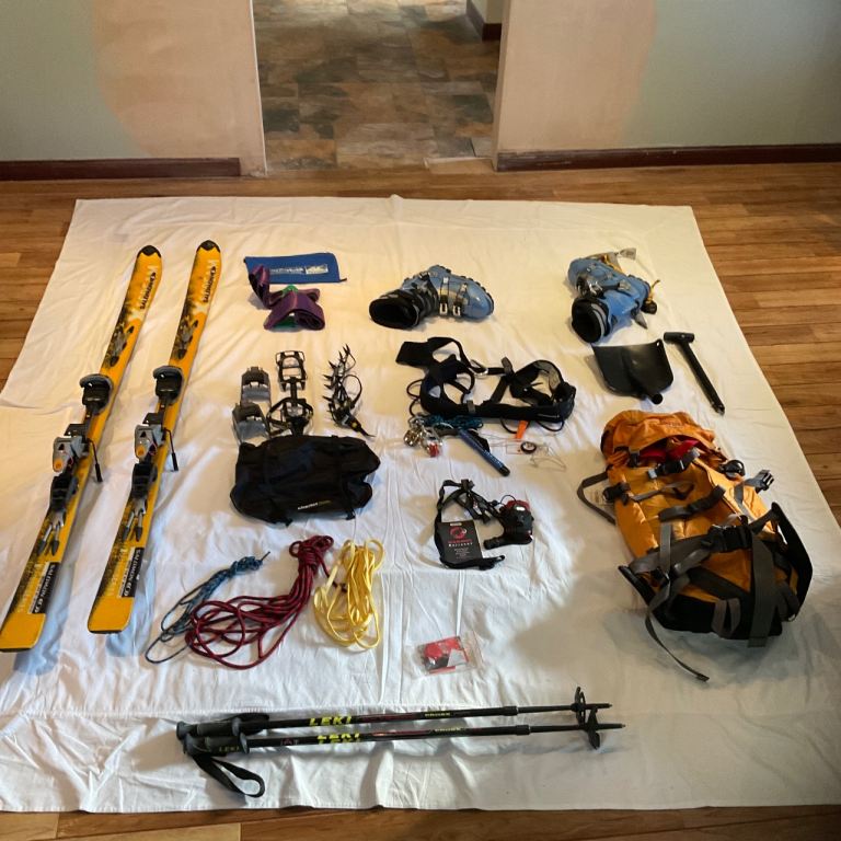 Ski mountaineering equipment 