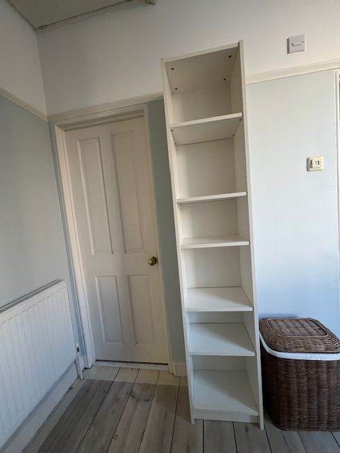 2 x Billy Book Case (Ikea) White 202cmx40cmx28cm Good condition, not chipped, pick up only