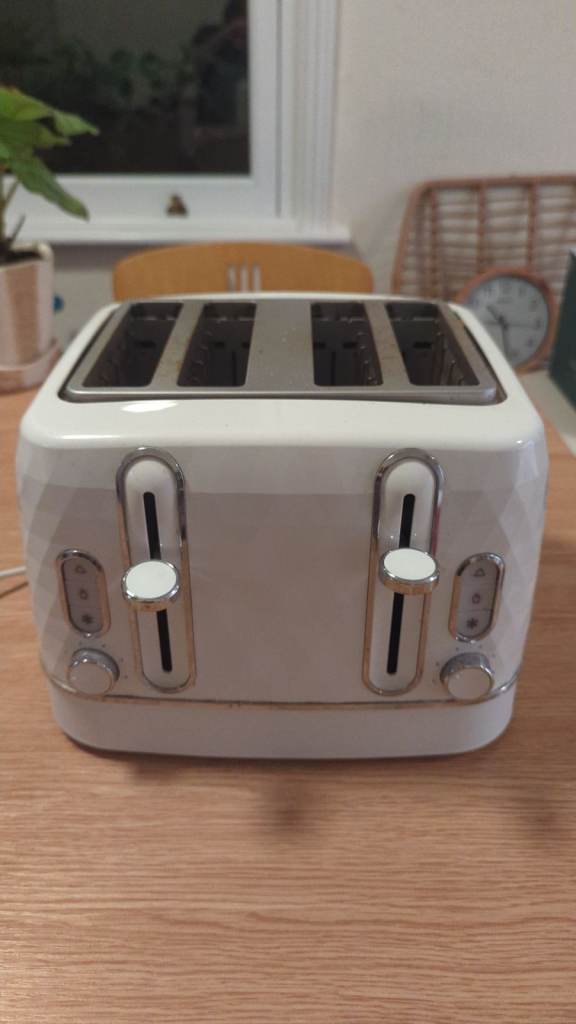 Broken toaster - needs repair