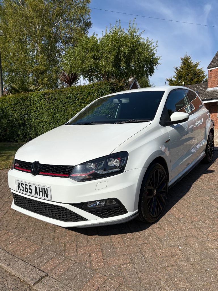 Volkswagen, POLO GTI, Hatchback, 2016, Semi-Auto, 1798 (cc), 3 doors