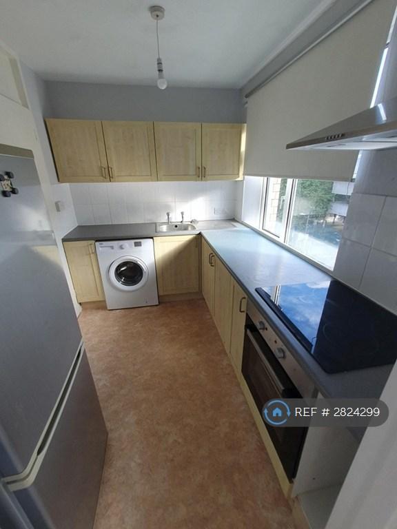 1 bedroom flat in Montague Court, Bristol, BS2 (1 bed) (#2824299)