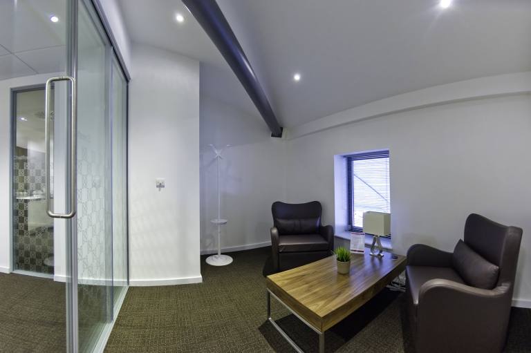 Beaconsfield - HP9 2SE \ Day Office Space with Flexible Access
