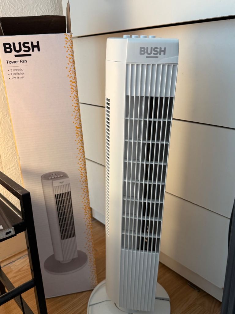 BUSH White Tower Fan with 3 Speeds and Oscillation