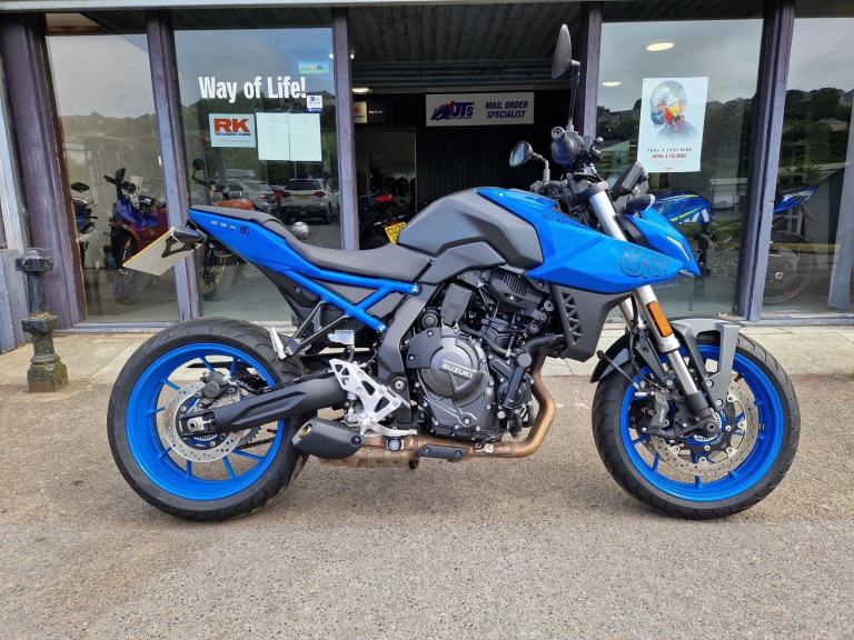 2023 SUZUKI GSX-8S IN BLUE