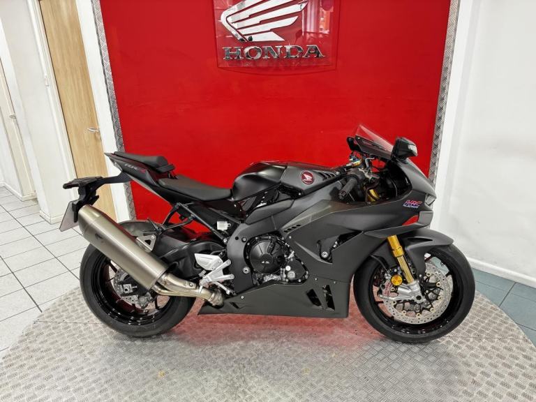 Brand new Honda CBR1000RR-R Fireblade SP Carbon