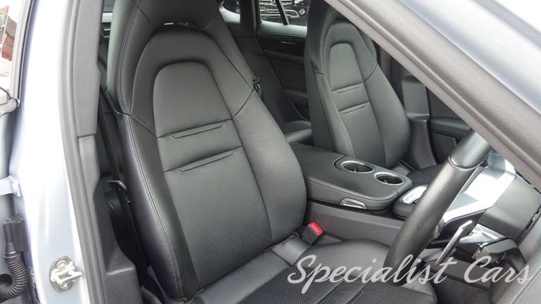 2017 Porsche Panamera 3.0 V6 4 Saloon 5dr Petrol PDK 4WD Euro 6 (s/s) (330 ps) Hatchback Petrol A...