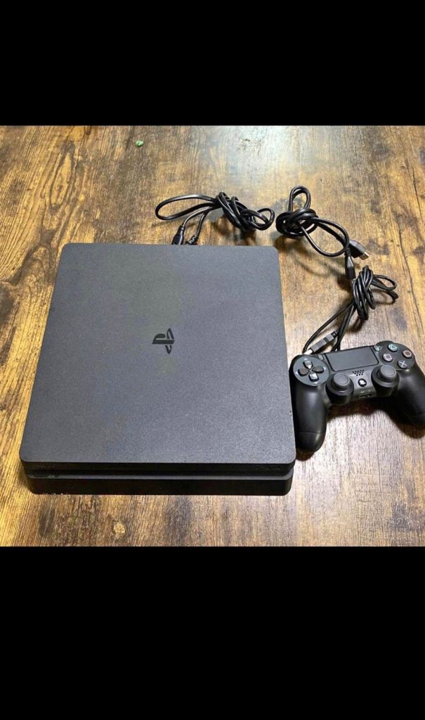 PS4 Slim 500GB With Cables and Controller