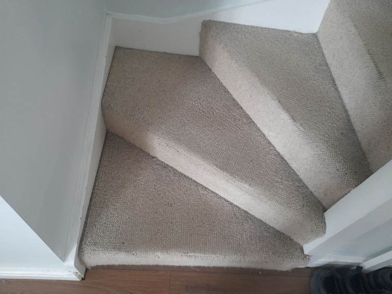 Stair Carpet . Worn on edges . If anyone can make use of 