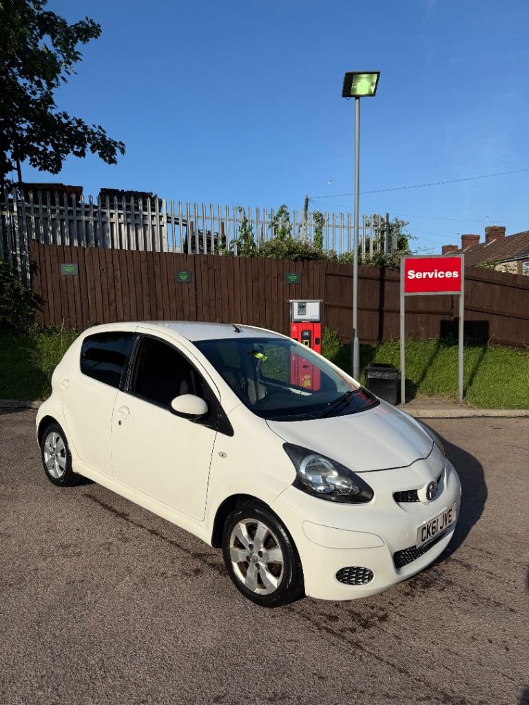 Toyota, AYGO, Hatchback, 2011, Manual, 998 (cc), 5 doors