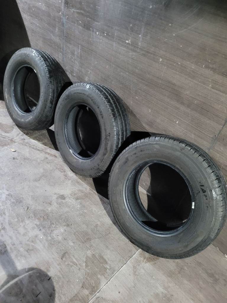 3x good matching like new tyres size 215 75 16c 