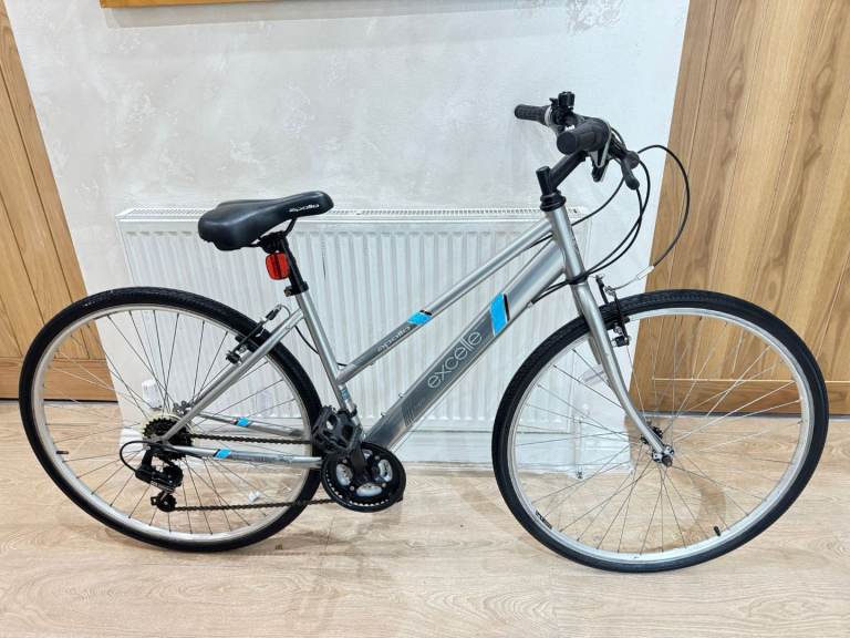 Apollo excelle hybrid bike in good condition All fully working 