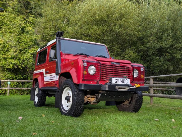 Land Rover, 90 Defender County Station Wagon