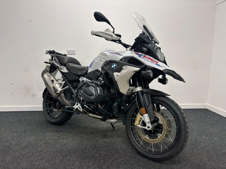 BMW R1250GS TE ** AKRAPOVIC EXHAUST - ABS - CRUISE CONTROL **