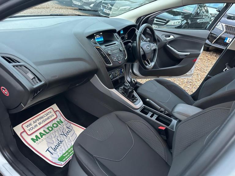 2015 Ford Focus 1.0T EcoBoost Zetec Euro 6 (s/s) 5dr HATCHBACK Petrol Manual