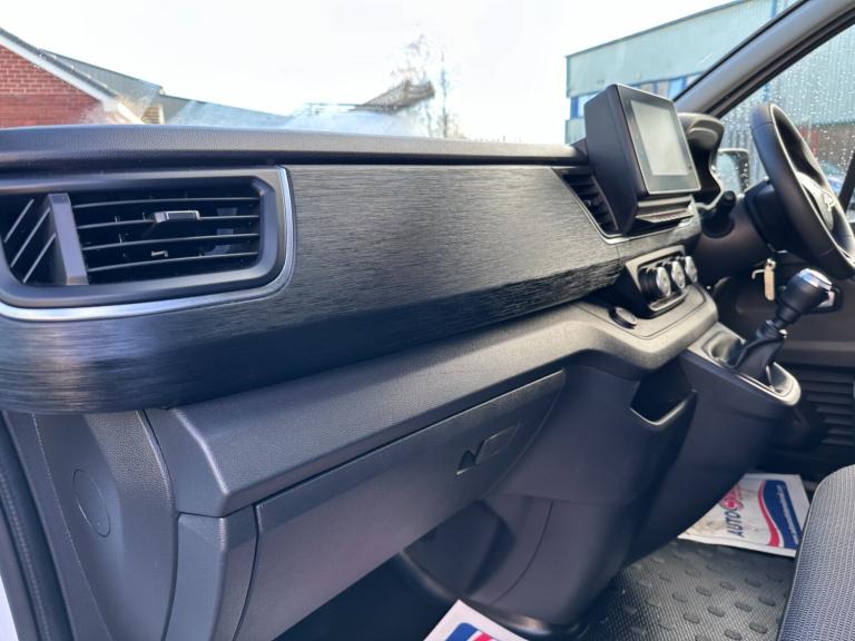 2023 73 RENAULT TRUCKS UK TRAFIC dCi 150 3T LWB L2 H1 Van Red Edition