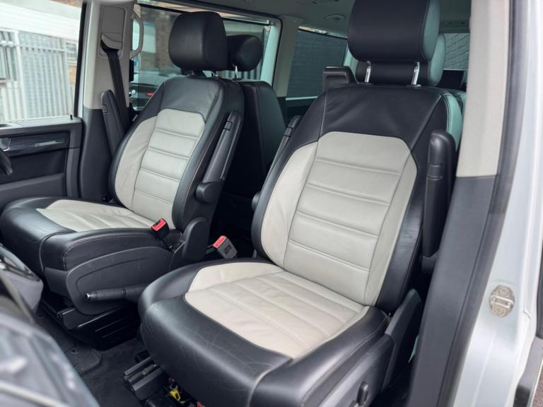 2016 Volkswagen Caravelle 2.0 TDI BlueMotion Tech 204 Executive 5dr DSG MPV DIESEL Automatic