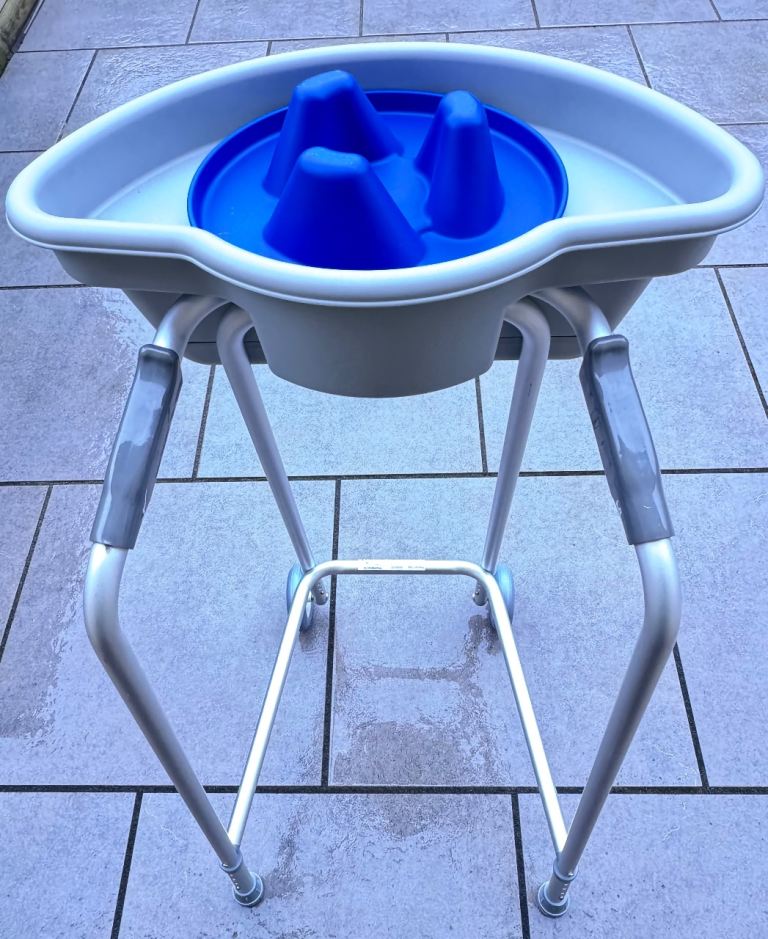  Wheeled Walking Frame with Buckingham Caddy