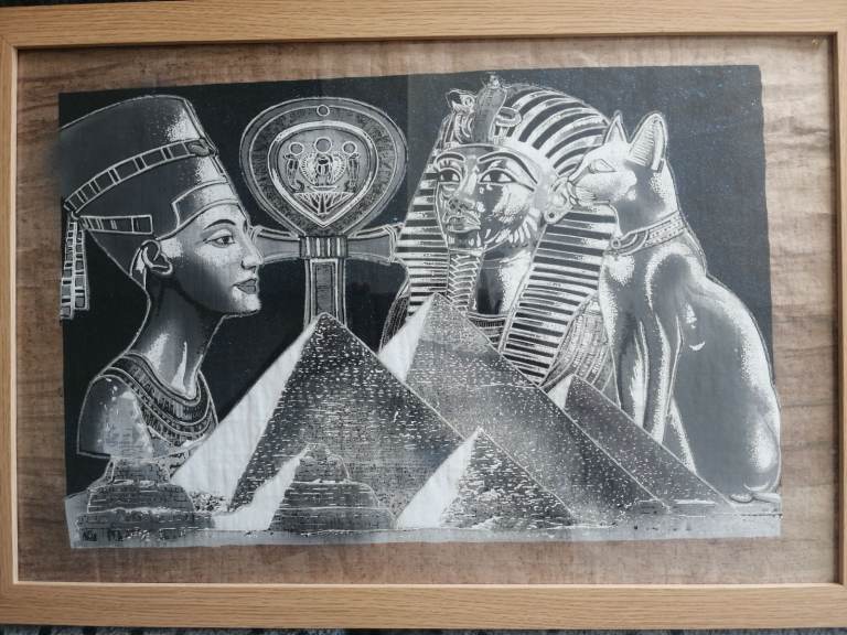 Picture of Egyptian pharaoh and pyramid s