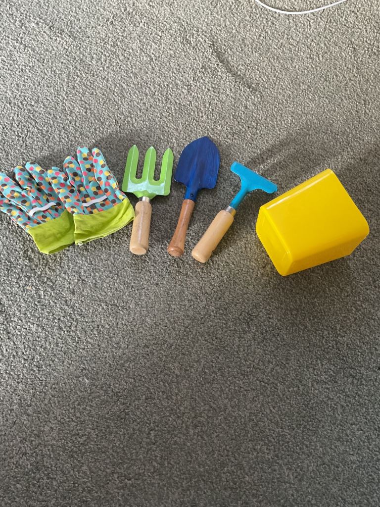 Kids gardening set