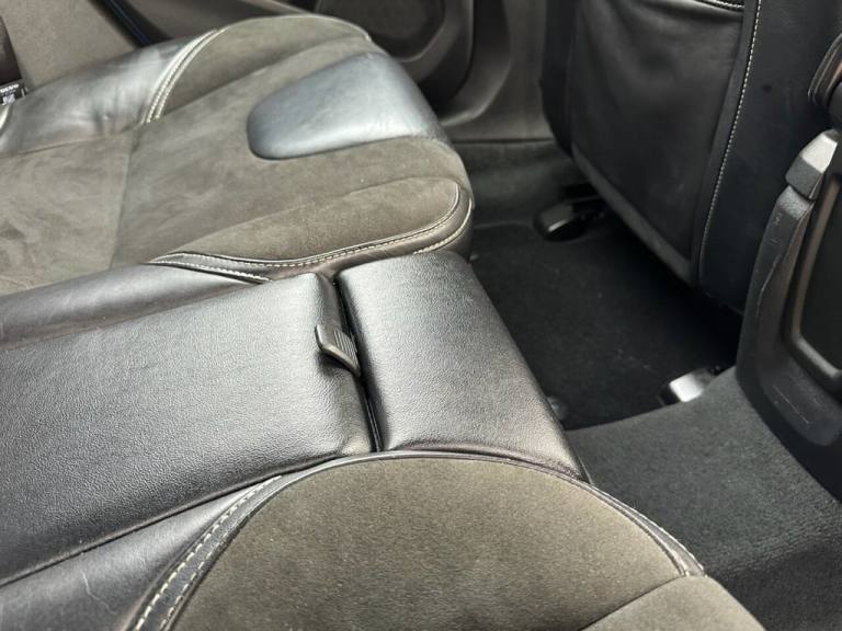 2016 Volvo V40 2.0 D2 R-Design Nav Hatchback 5dr Diesel Manual Euro 6 (s/s) (120 ps) Hatchback Di...