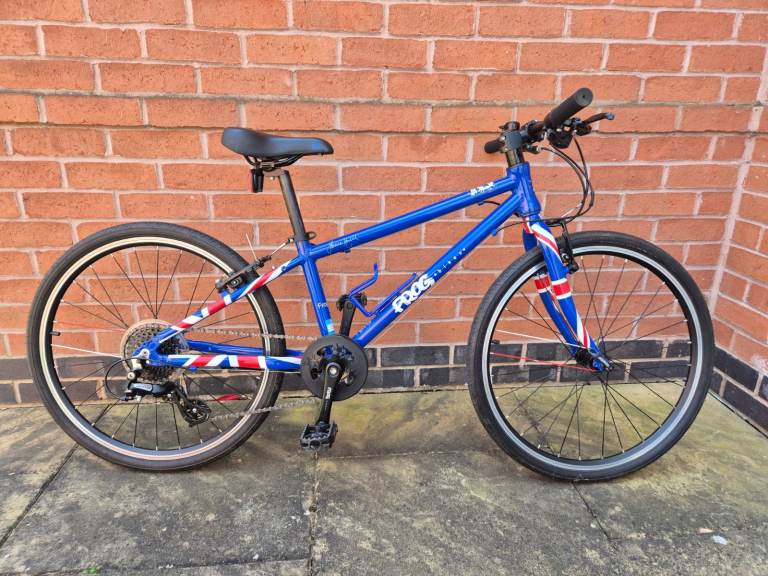 Frog 62 unisex kids bike, blue, Union Jack detail, 24" wheels, suits 8-10 year old