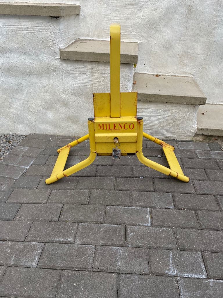 Milenco wheel clamp 