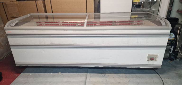 AHT COMMERCIAL JUMBO SIZE DISPLAY DEEP FREEZER FULLY WORKING GOOD CONDITION 