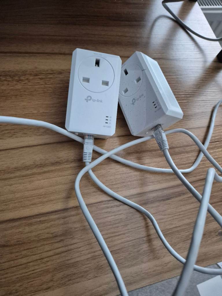 TP-Link AV600 Powerline Adapters – White, Good Condition