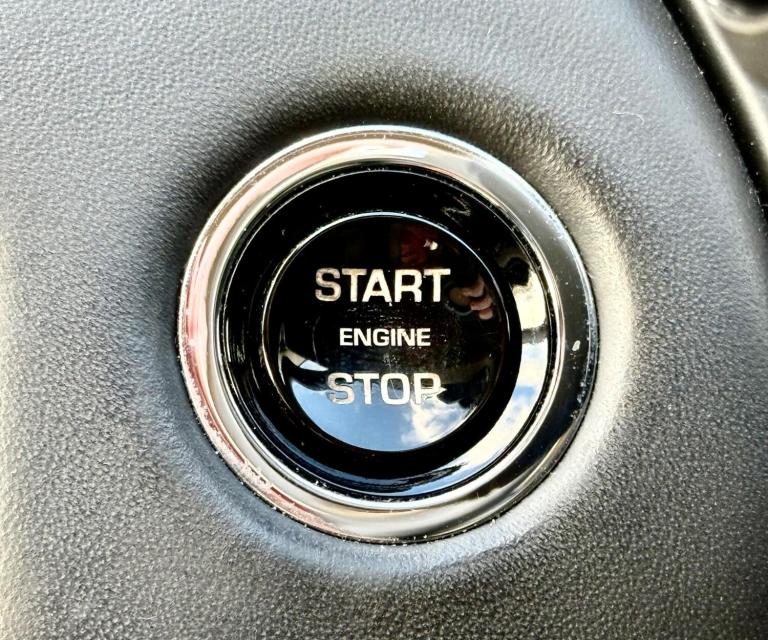 2010 Jaguar XJ 5.0 V8 Premium Luxury Auto Euro 5 4dr (LWB) SALOON Petrol Automatic