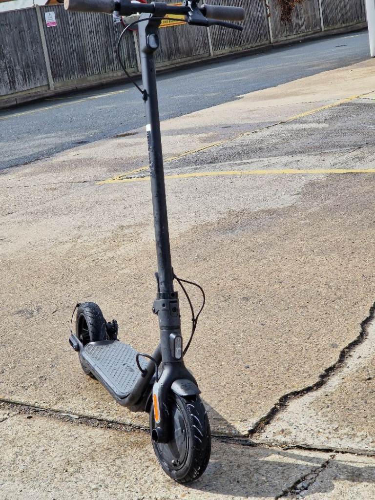 Electric scooter 