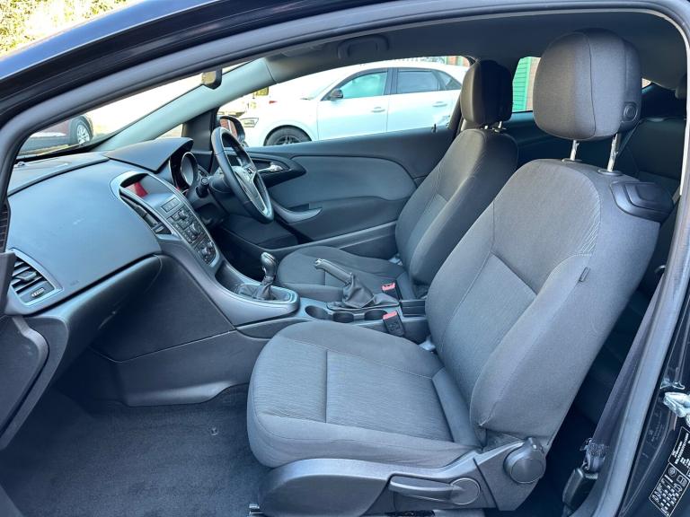 2015 (65) VAUXHALL ASTRA GTC 2.0 CDTI LIMITED EDITION 70,000 MILES UK DELIVERY