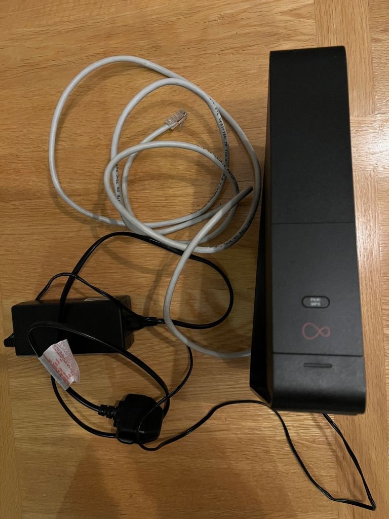 Virgin Media Hub 3.0 box plus cables