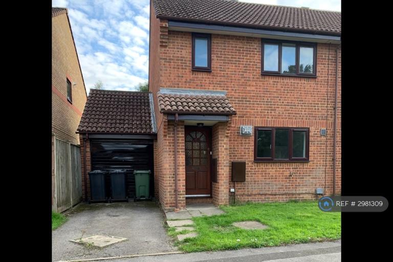 2 bedroom house in Angelica Road, Guildford, GU2 (2 bed) (#2981309)