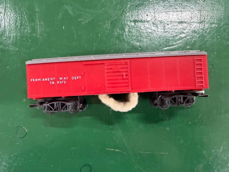 Triangle Hornby R344 Track Cleaning Car TR9372