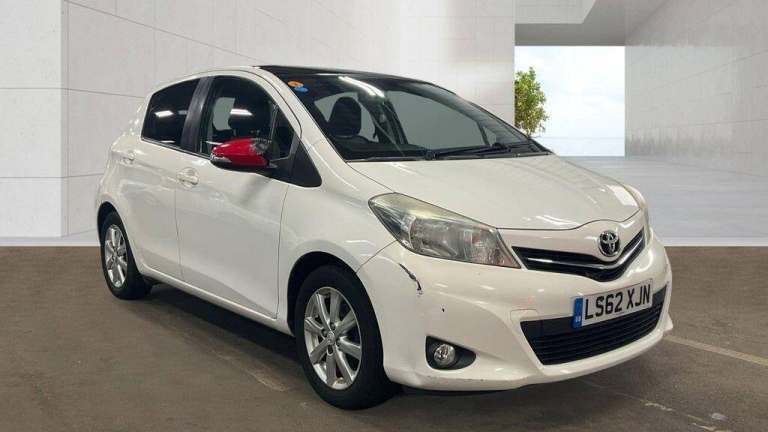 2012 Toyota Yaris 1.33 VVT-i T Spirit 5dr Multidrive S HATCHBACK PETROL Automatic
