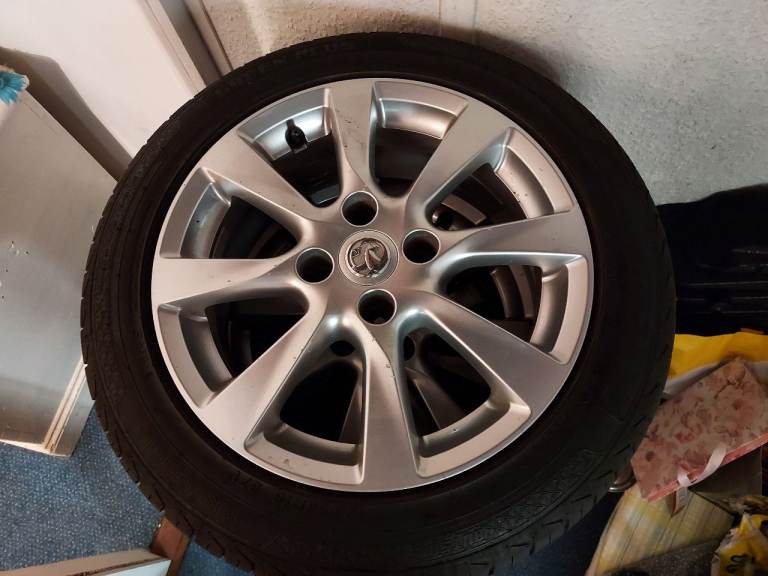 CORSA F / 2020 / 4 ALLOY WHEELS/ TYRES  --- £250